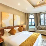 The S Holiday Homes - Stunning 5 Bedrooms Villa At The Palm Jumeirah With Private Beach And Pool