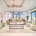 Seaside 5Br Villa With Assistant\'S Room And Beach Access On Palm Jumeirah By Deluxe Holiday Homes
