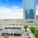 Lux The Jlt Gold Crest Studio