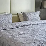 Spacious 2Br Paramount Apt
