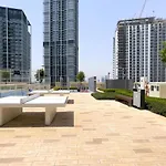 Globalstay Creek Rise Tower Elegant Apartments