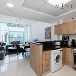 Continental Tower, Dubai Marina - Mint Stay