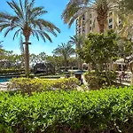 Fairmont Residences, Exquisite 2Br Luxury Retreat