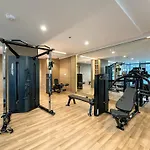 Luxurious 2Br With Pool & Gym Access L Near Downtown
