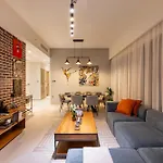 Arthouse Burj Royale - 2Br With Burj Khalifa Views, Swimming Pool & Gym