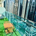 Chic 1 Bhk In Downtown Dubai