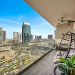 Chic 2Br Near Dubai Mall & Burj L Canal & City View I 5 Pax