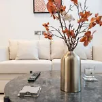 Vogue The Sterling By Omniyat Dubai With Balcony Walkable To Burj Khalifa And The Dubai Mall