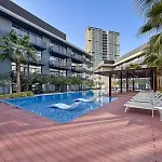 Stylish 1Br Apt With Gym, Pool & Private Parking