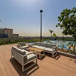 Frank Porter - Prive Residence