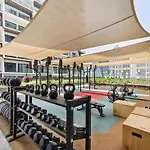Spacious 1Bedroom, Burj Views, Infinity Pool Jacuzzi