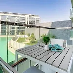 Luxury Waterfront 1Br - Dubai Lagoon Escape