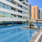 Vayk - Sophisticated 1 Bd Apartment In Business Bay