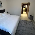 Spacious One-Bedroom In Muhaisnah, Dubai