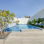 Stylish Studio Retreat Modern Stay In Jvc