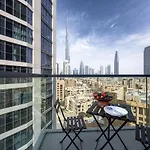 Luxury Downtown 1-Bedroom With Burj Khalifa Views