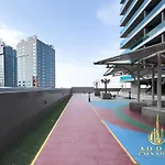 Elite Residence - Luxury Studio - Best Horse Course View