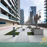 Elite Residence - Luxury Studio - Best Horse Course View