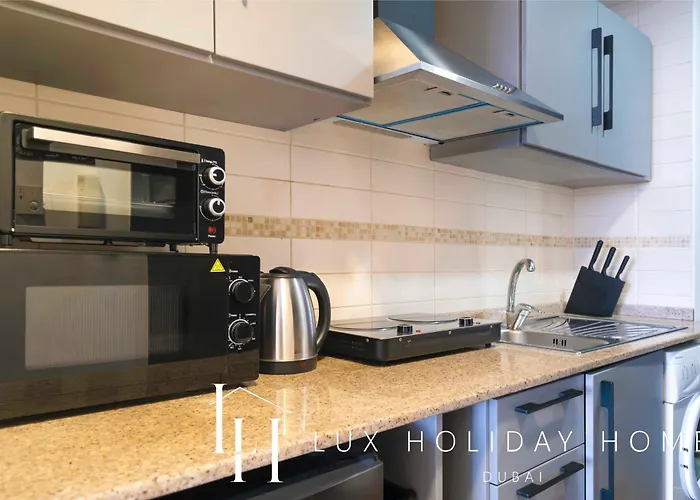 Lux The Jlt Gold Crest Studio