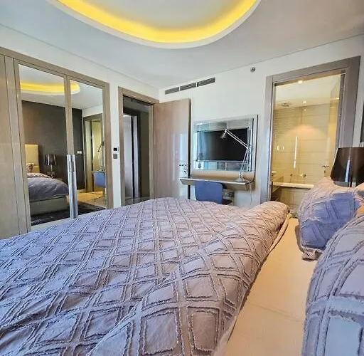 Spacious 2Br Paramount Apt