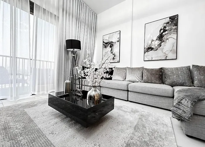 Upgraded 1Bdr Apt In Mag 930 , Al Merkadh Dubai