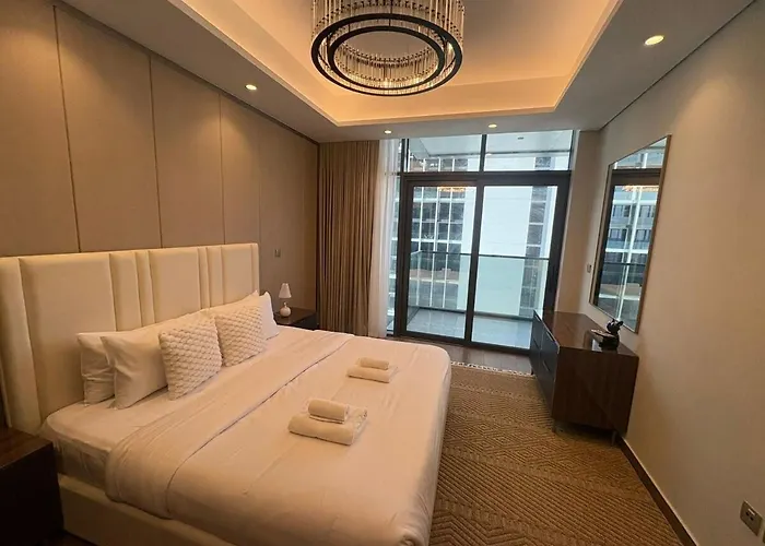 Stunning One Bed Apartment In Luxury Tower