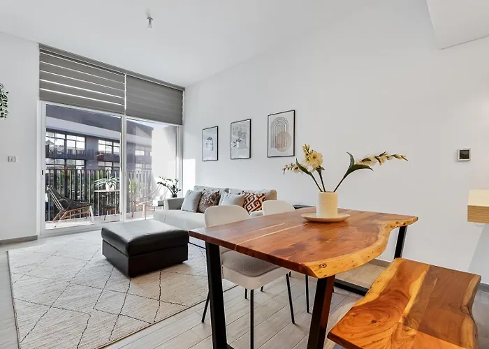Stylish 1Br Apt With Gym, Pool & Private Parking