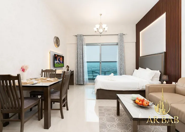 Elite Residence - Luxury Studio - Best Horse Course View