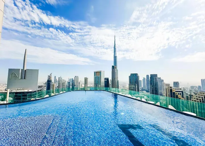 Luxury 2 Bedroom With Burj Khalifa View & Spectacular Rooftop Infinity Pool