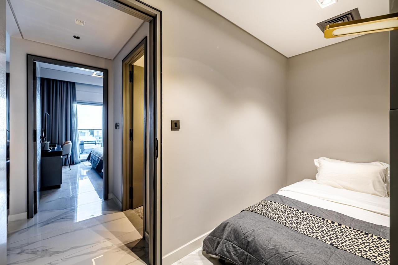 1Br Plus Study Mag 318 Canal View Business Bay Apartment
