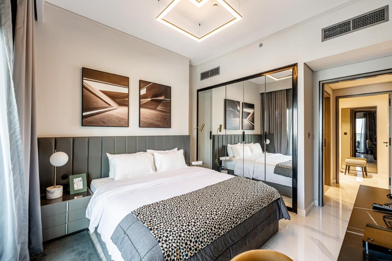 1Br Plus Study Mag 318 Canal View Business Bay Apartment