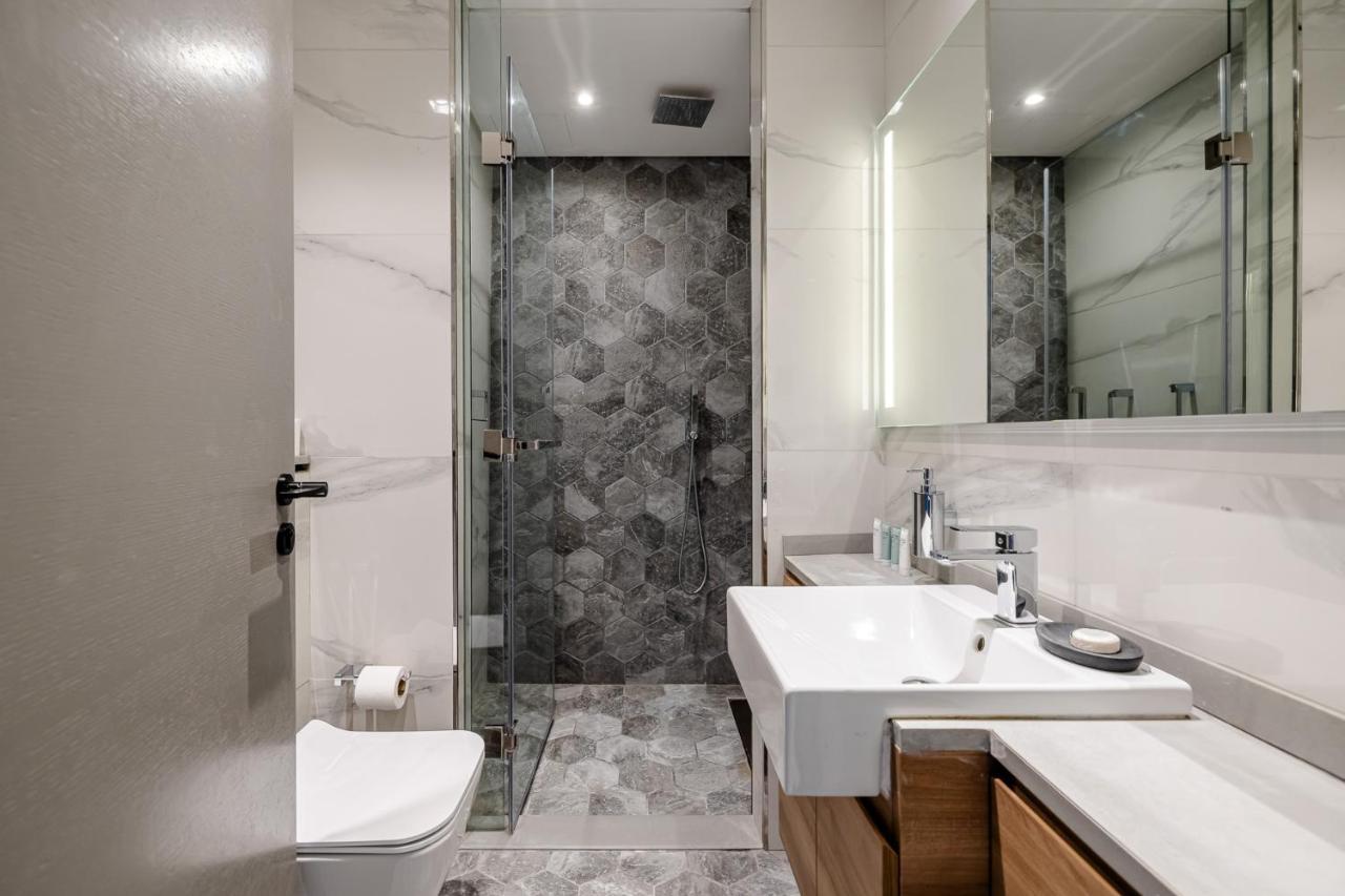 1Br Plus Study Mag 318 Canal View Business Bay