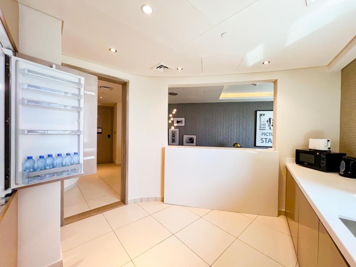 Luton - Damac Paramount Amazing 3br, Business Bay, - 26ab05 *