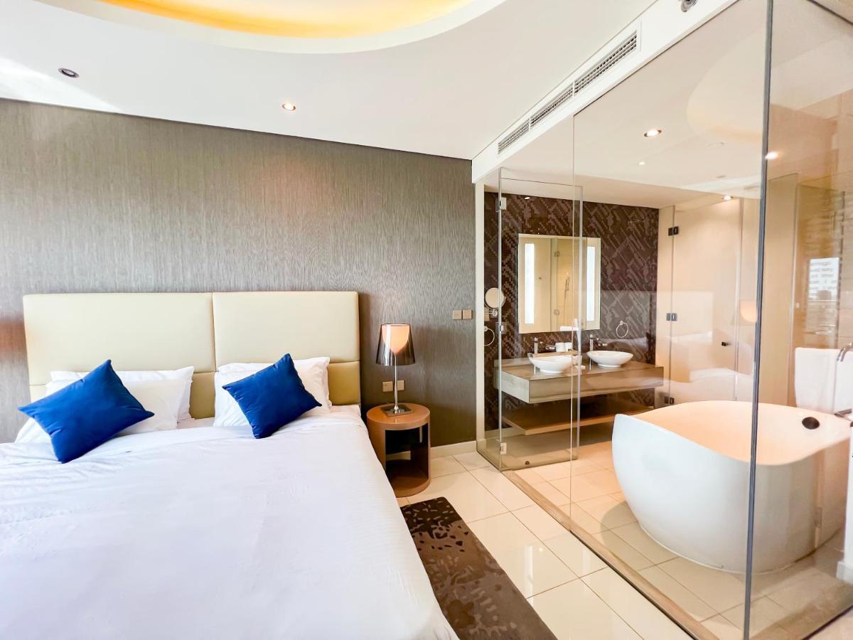 Luton - Damac Paramount Amazing 3br, Business Bay, - 26ab05 Apartment