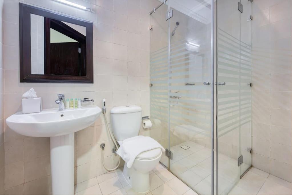 Sol Living - Chic 5br Garden W/pool & Beach In Palm Jumeirah Villa Dubai