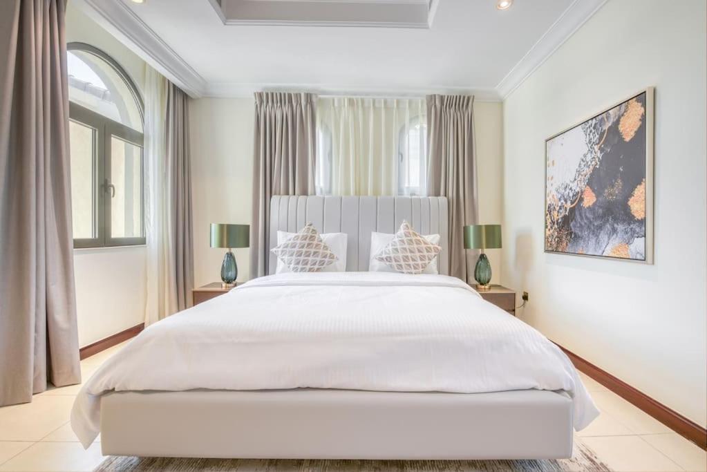 Sol Living - Chic 5br Garden W/pool & Beach In Palm Jumeirah