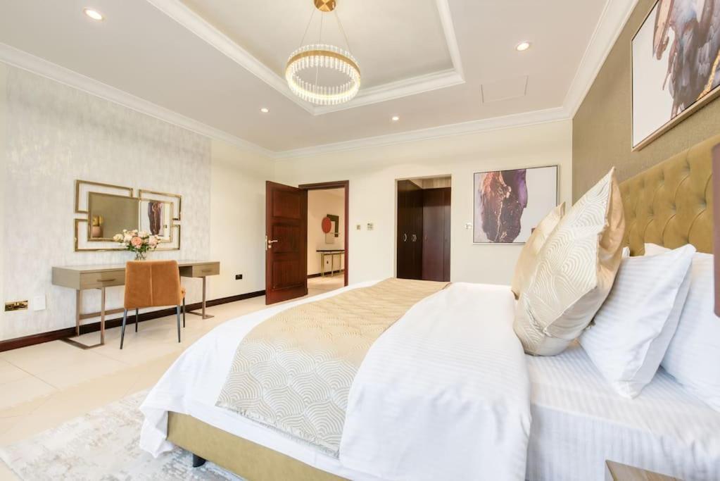 Villa Sol Living - Chic 5br Garden W/pool & Beach In Palm Jumeirah