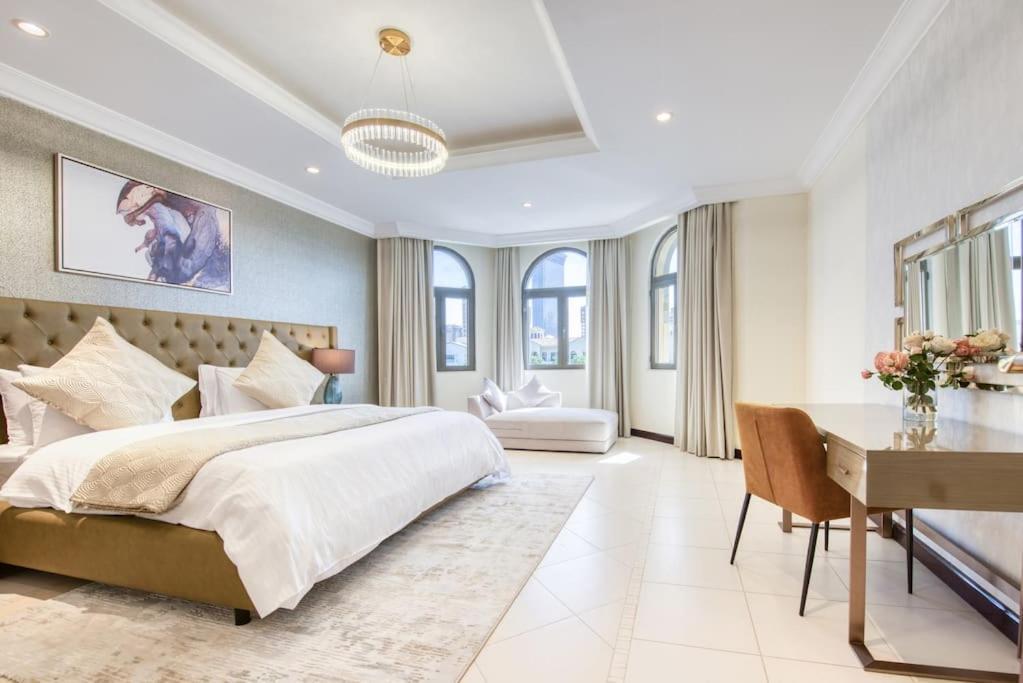Sol Living - Chic 5br Garden W/pool & Beach In Palm Jumeirah *