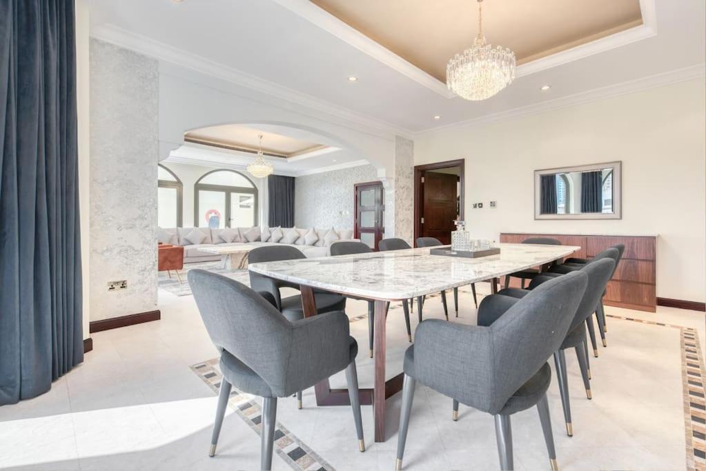 Sol Living - Chic 5br Garden W/pool & Beach In Palm Jumeirah *