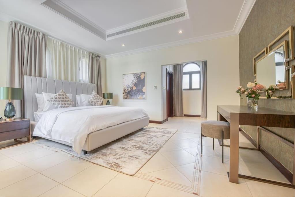 Villa Sol Living - Chic 5br Garden W/pool & Beach In Palm Jumeirah
