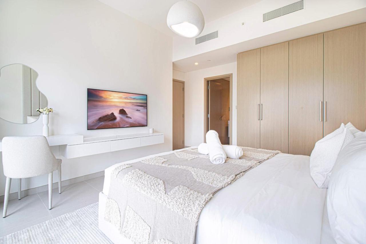 Havenue At Burj Royale - Full Burj Khalifa View - 2 Bed - Pool - Gym * Dubai