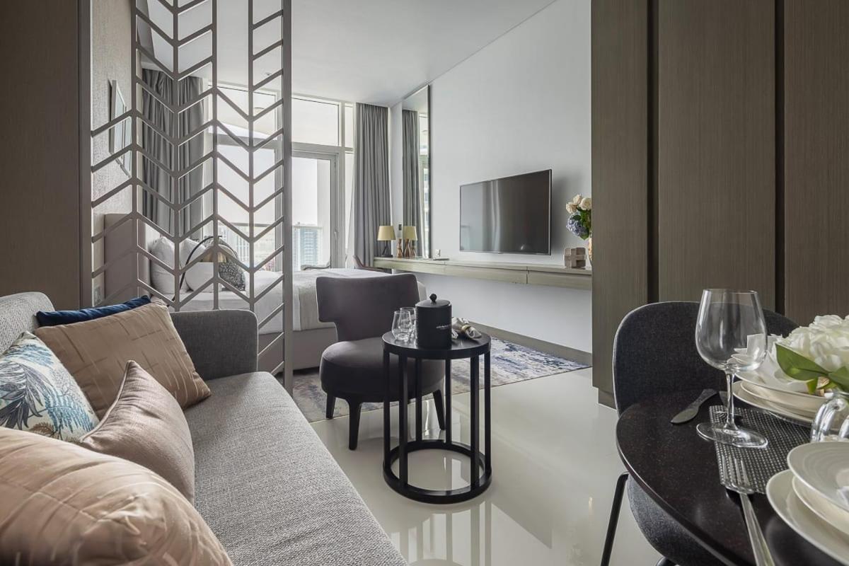 Frank Porter - Damac Maison Prive A * Dubai
