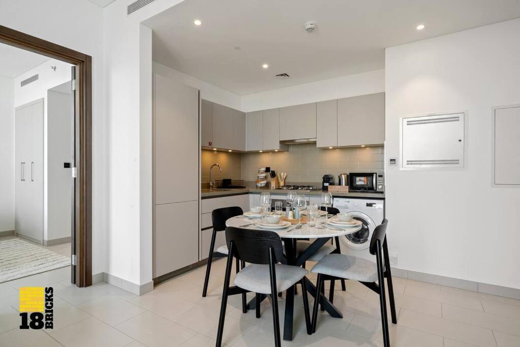 Urbanite 2bedroom Scvr A1312 Dubai