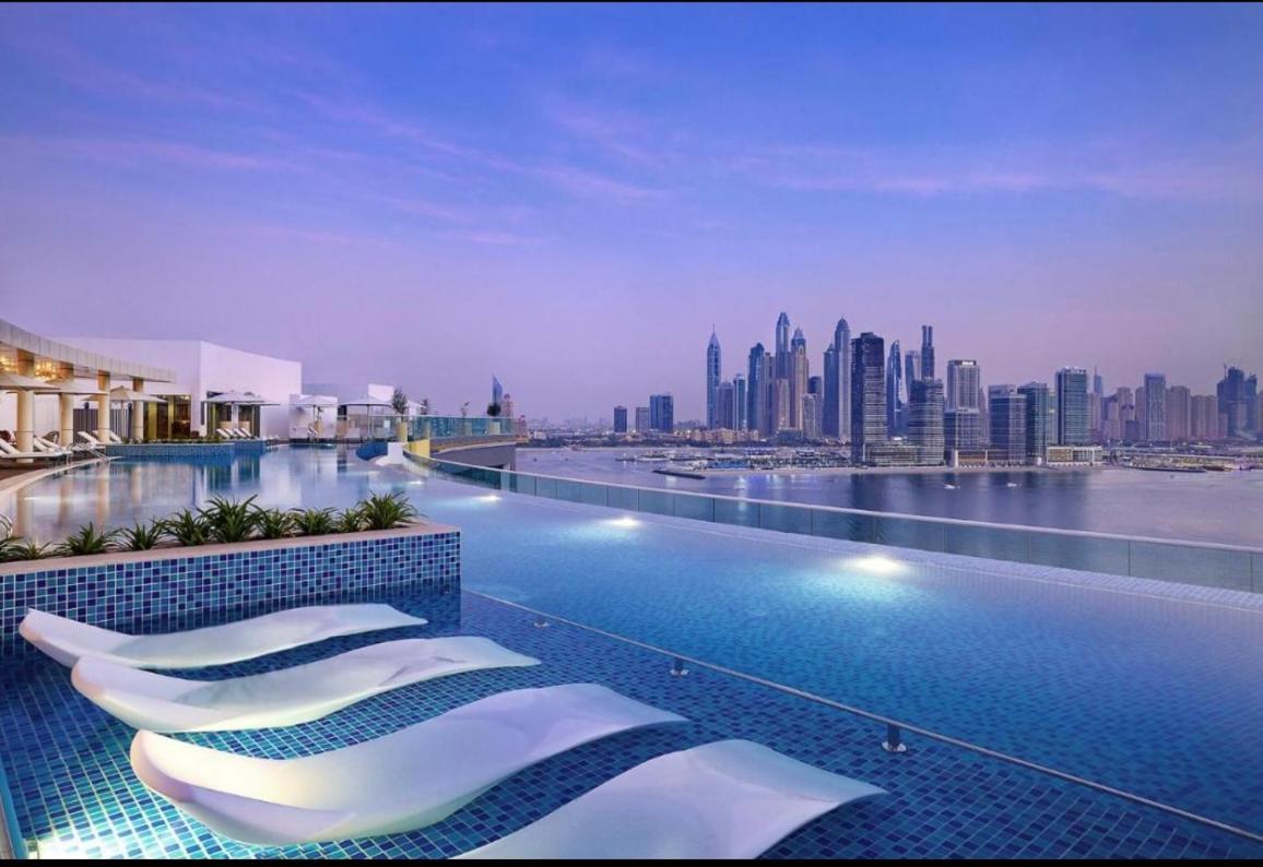 Luxury On The Palm With Breathtaking Views! Apartment