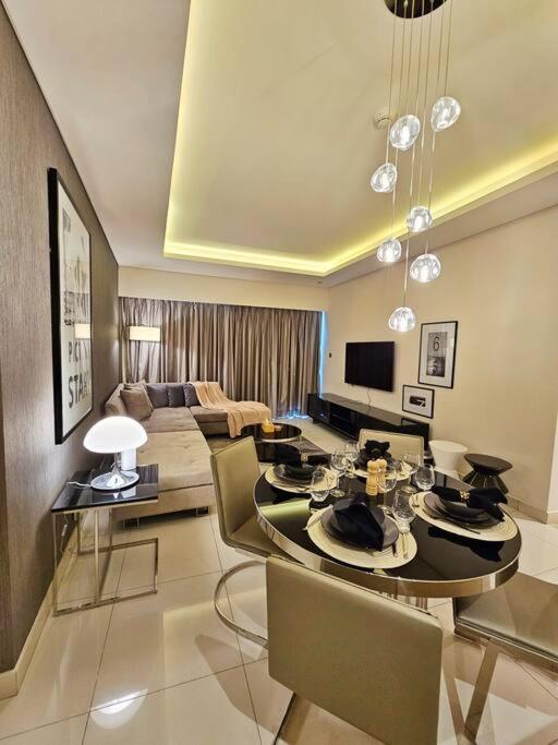 Apartment Luxury Paramount Tower 2br D582 *