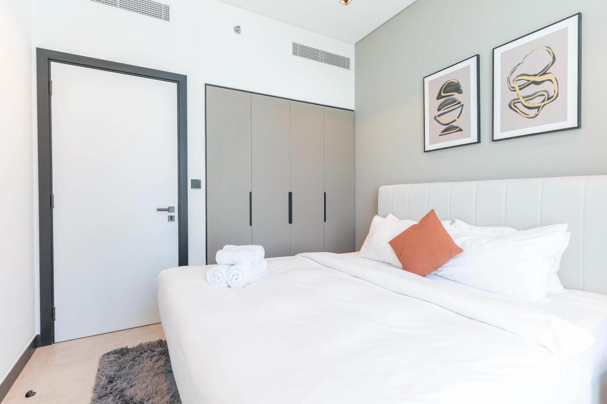 Apartment Arte - Chic 1 Bedroom Stylish Living! Dubai