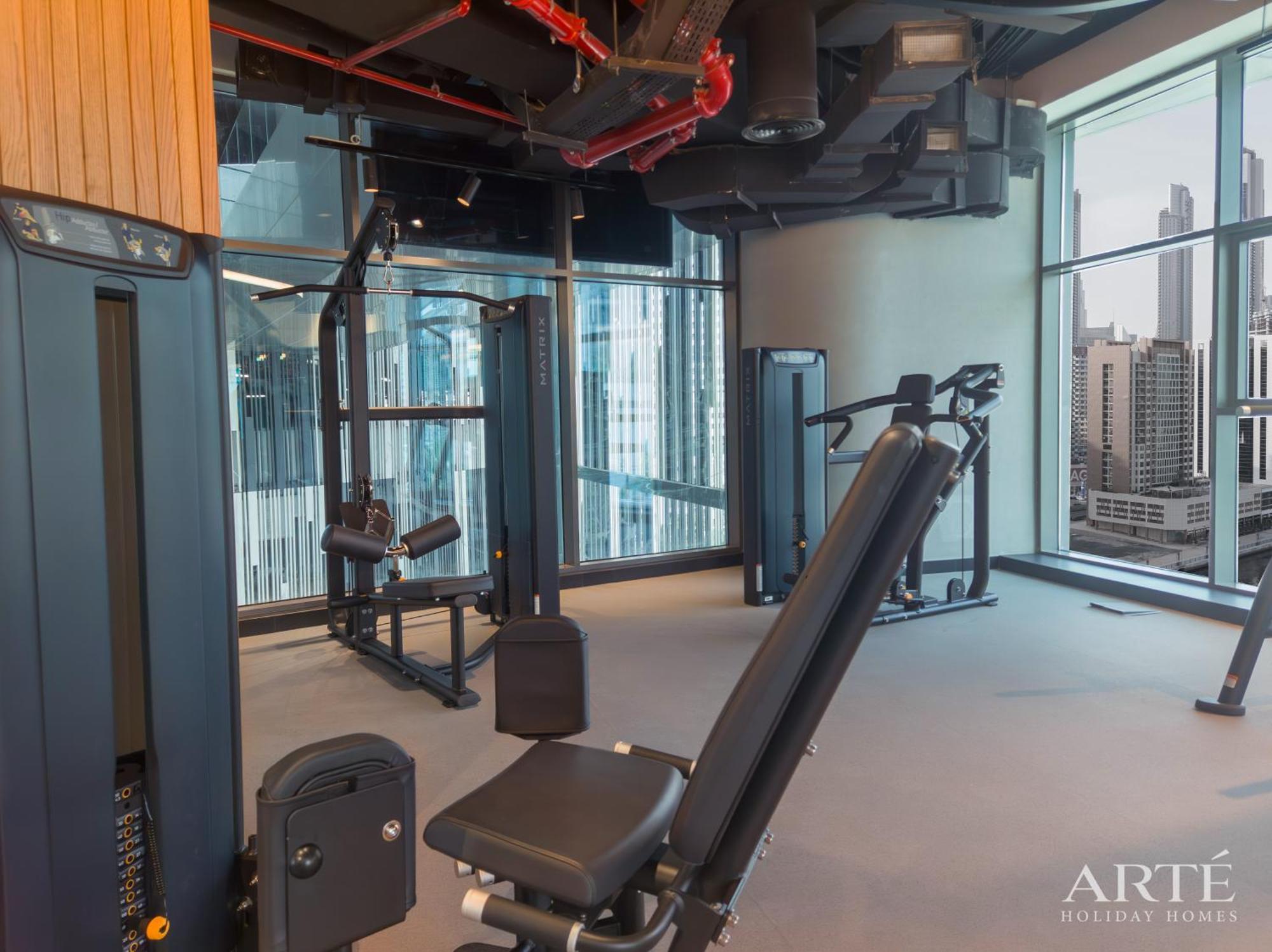 Apartment Arte - Chic 1 Bedroom Stylish Living! Dubai