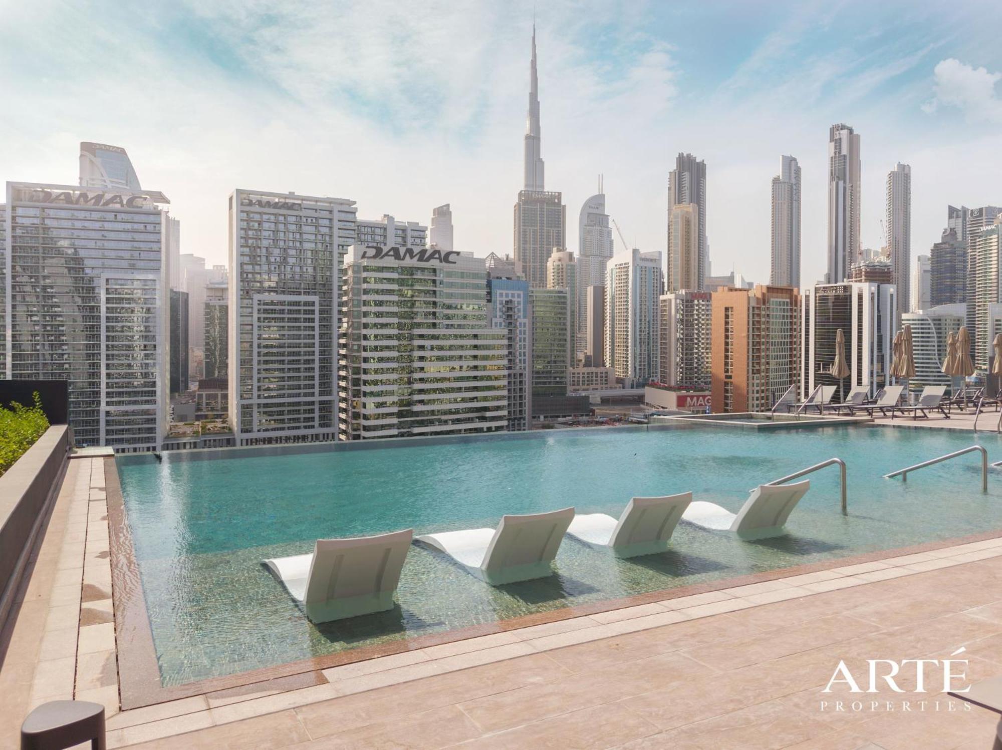 Apartment Arte - Chic 1 Bedroom Stylish Living! Dubai
