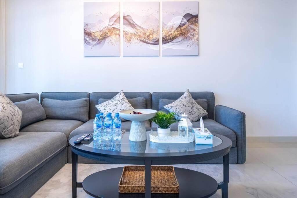 2br In Harbour Views Apartment