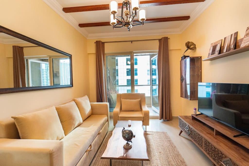 Sunset View 1br Near Beach,lake And Metro Dubai